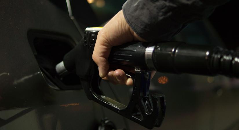 Így közlekedik a Tisztelt Ház: egy év alatt 220 millió forintot autóztak el a képviselők