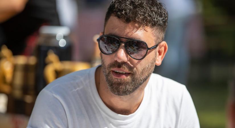 Krausz Gábor fekete-fehér fotót posztolt, és amit írt, az felfoghatatlan