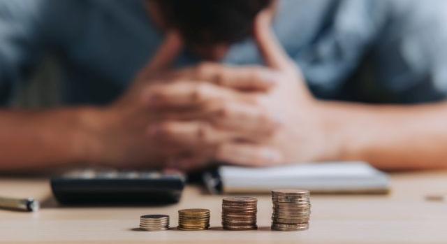 A szlovákiai polgárok aggódnak a jövő miatt, a lakosság több mint fele fizetéstől fizetésig él