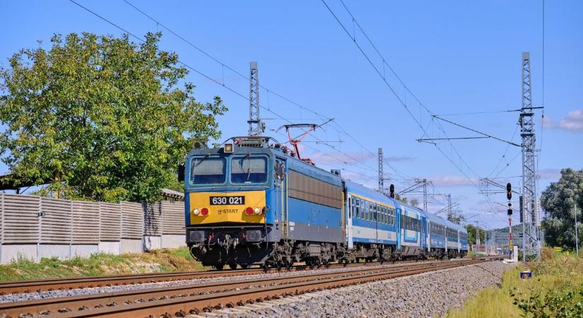 Újabb incidens a síneken! Több mint egy órát is késhetnek az Intercityk a nyíregyházi vonalon!