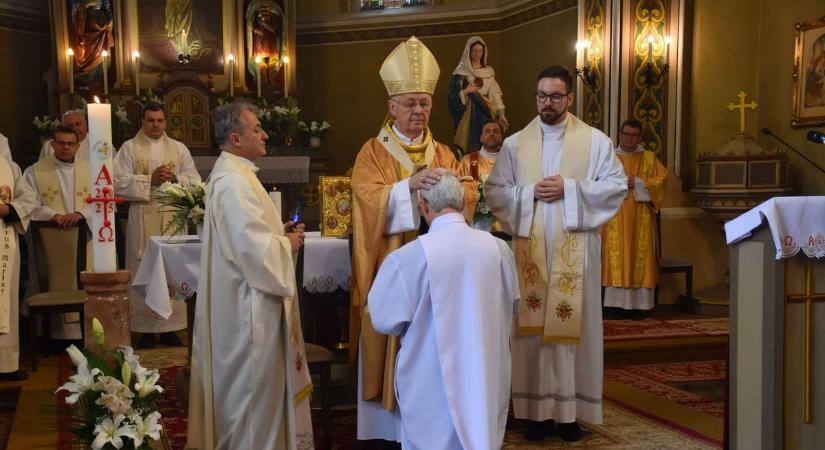 Új diakónust avattak Karcagon, mutatjuk kiről is van szó! – galériával