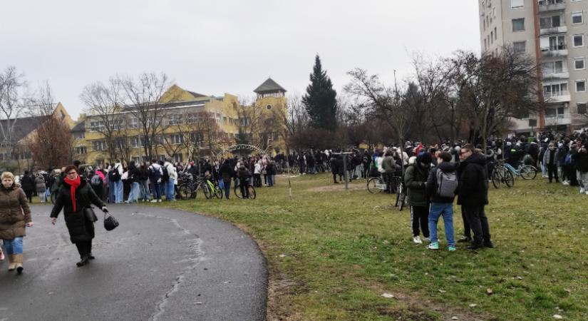 Osztrák iskolák kaptak bombafenyegetésről szóló levelet