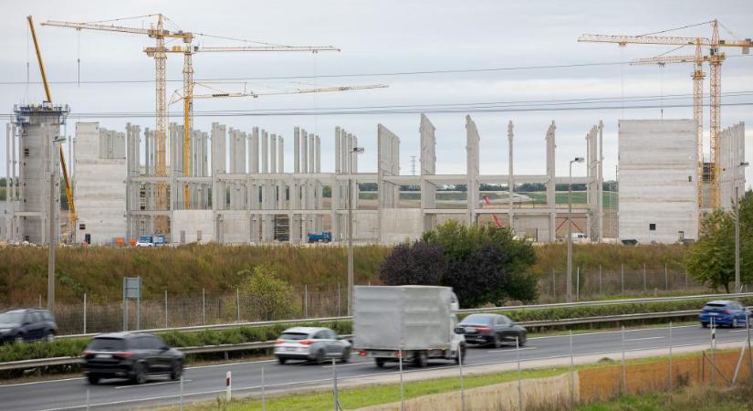 Költségvetés 2026: „álcázva” dőlnek a 100 milliárdok az akkugyárakhoz
