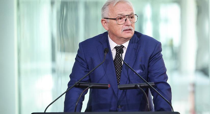 Hernádi Zsolt: A Molnál már az angol a hivatalos nyelv