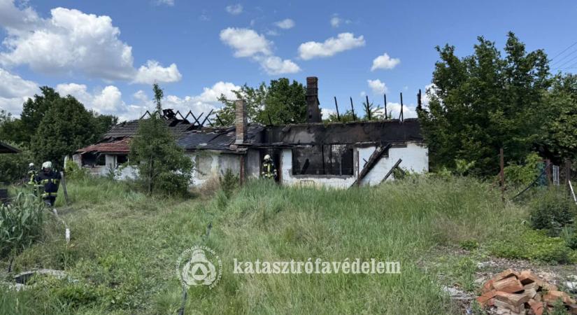 Lakatlan ház égett Kőtelken