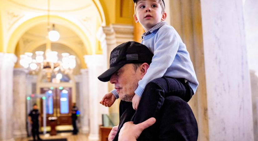 Musk azt ígérte, hogy 24/7-ben dolgozik tovább a cégeinél
