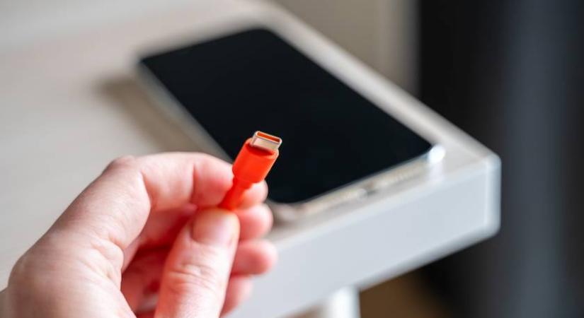 Áramütést okozhat ez a típusú mobiltöltő: 87 százaléka életveszélyes