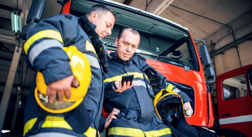 Balesetek és kidőlt fa miatt vonultak a lánglovagok