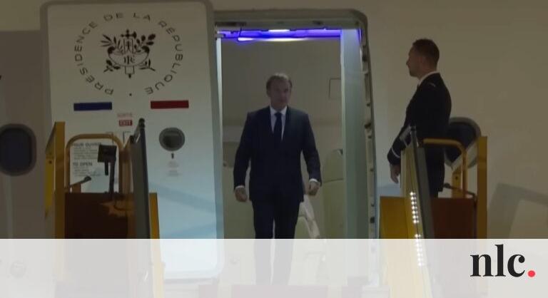 Arcon taszítva lökte el magától Emmanuel Macront saját felesége – videó