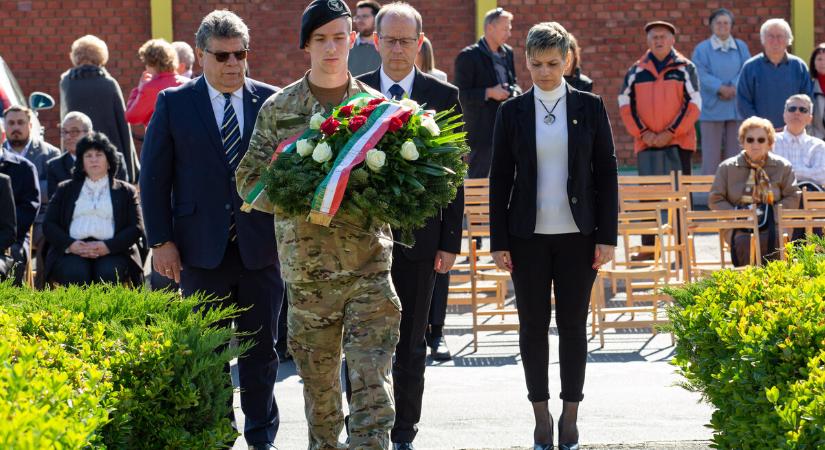 A háborús hősök előtt hajtott fejet Nagykanizsa