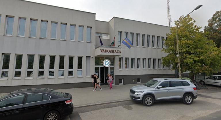 24.hu: Navracsics Tibor is tudhatta, milyen ügyek zajlanak a sümegi önkormányzatnál