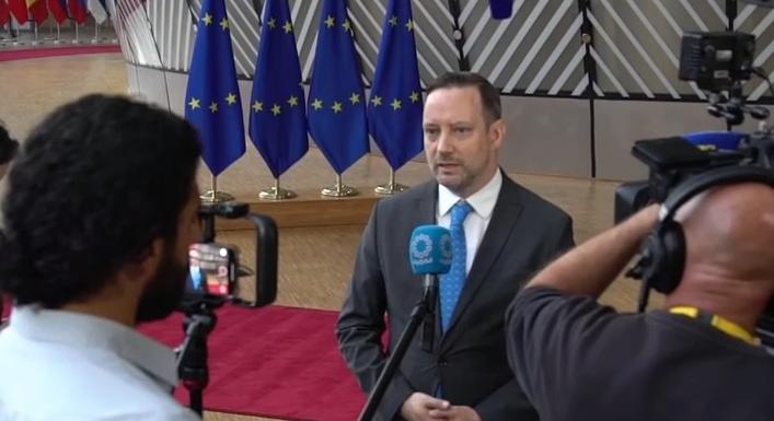 A kormány szerint az illegális migráció megelőzésének legjobb módja, ha helyben segítünk  videó