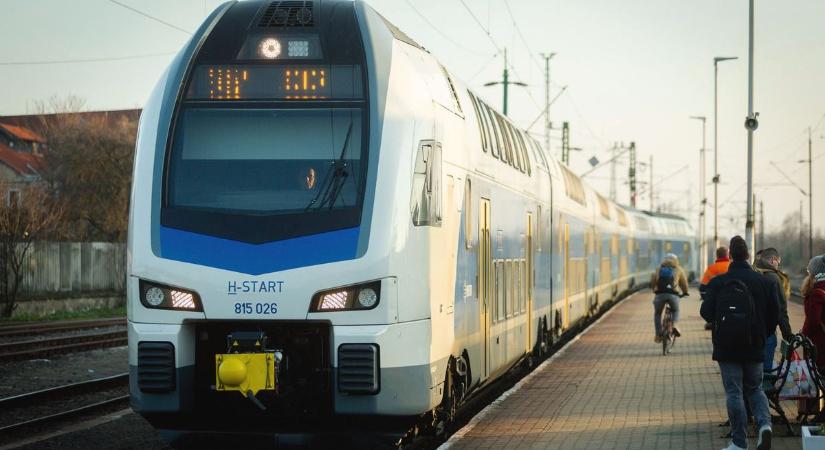 Ezért jár pótlóbusz Tiszafüred és Füzesabony között a Tisza-tó sebesvonat helyett