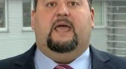 Nagy gond lehet a kormányközeli megmondó-táborban, Bende Balázs újra a képernyőn