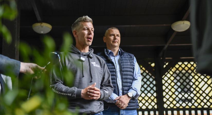 Ruszin-Szendi Romulusz kétszer találkozott Holló Istvánnal, nyílt helyen, nagy társaságban