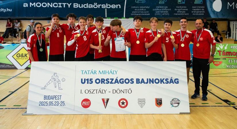 Bajnok a KESI U15-ös fiú röplabda csapata
