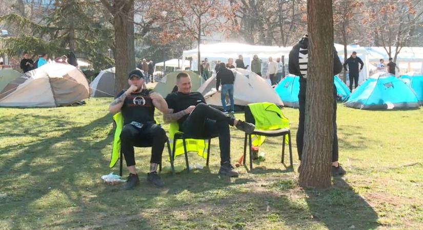 Radikalizálódnak a „tanulni akaró egyetemisták”