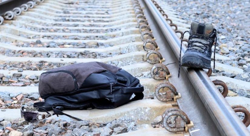 Vonat elé vetette magát a férfi Dombóváron