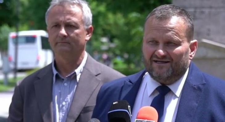 Vezércsel: a Jobbik is ejtőernyőst indít a körzetben 