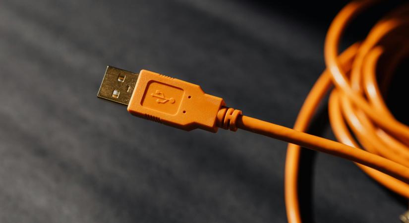Döbbenet: népszerű webáruházakban is árulták a áramütés-veszélyes terméket