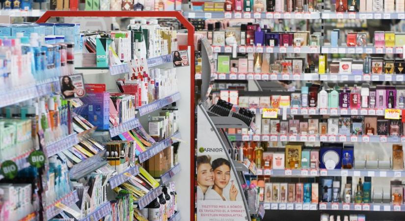 Árzuhanás: 30-40 százalékkal kerül kevesebbe több száz termék, akár 10 ezer forintot is spórolhatunk