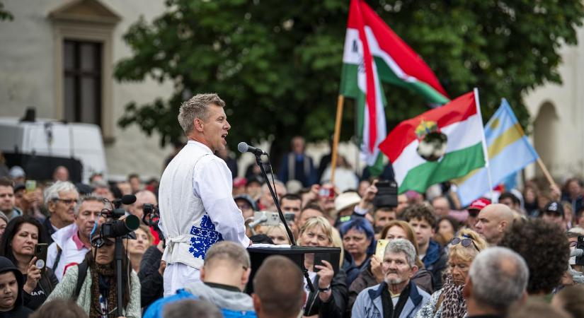 „Az RMDSZ-nek legkésőbb kormányváltáskor muszáj lesz közelednie Magyar Péterhez”