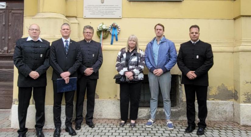 Felavatták a huszártiszt emléktábláját