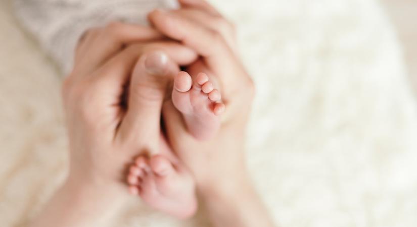 Minden készen áll: hamarosan megérkezik a magyar énekes első gyermeke