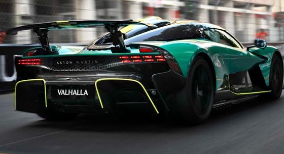Alonso száguldozott még egyet Monacóban, egy Aston Martin Valhallában – videó