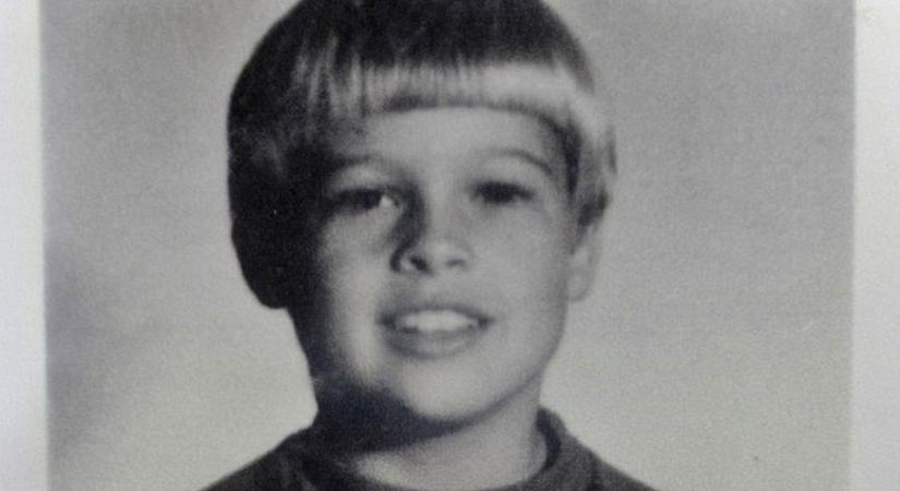 Felismered a képen látható aranyos kisfiút? Most 61 éves, Hollywood legnagyobb szívtiprója