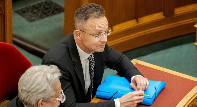 Milliárdos megbízást kapott Balásy Gyula cége zászlókra és dekorációra a kormánytól