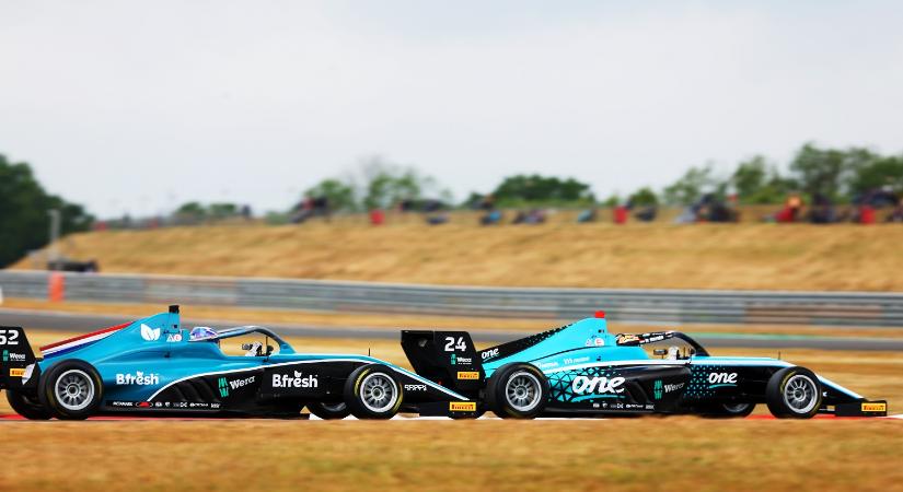 Molnár Martin már második a brit F4-ben, miközben újabb dobogós helyezést ért el