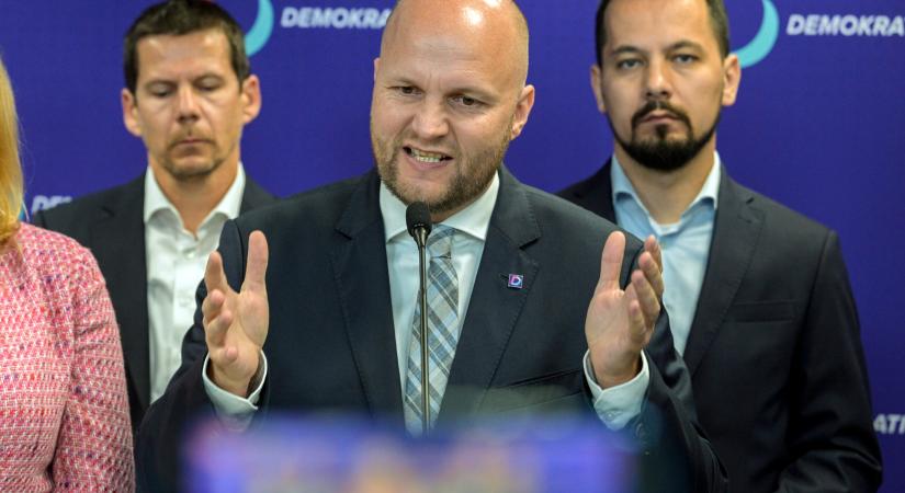 A Smer egyik képviselője „bántalmazta” a Demokrati egy tagját – állítja a párt