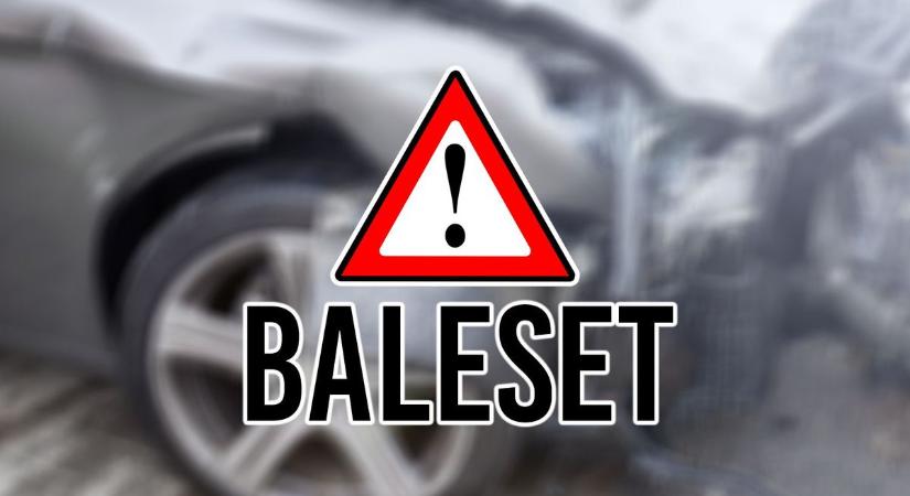 Két autó ütközött Csengeren – mentők siettek a helyszínre