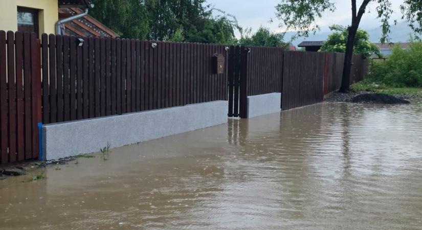Közel nyolcezer fogyasztó maradt áram nélkül a rossz idő miatt