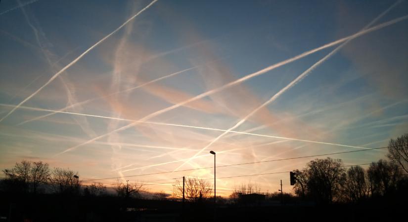 Florida a napfény védelmére hivatkozva betiltja a chemtrailt