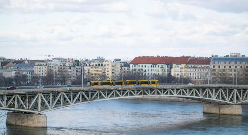 Hanyatlik a Petőfi híd állapota, azonnali intézkedésre lenne szükség a szakemberek szerint