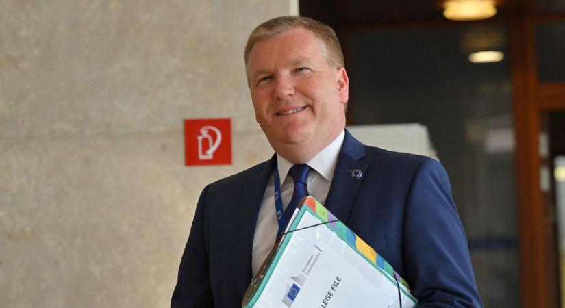 Micsoda véletlen: az uniós biztos aggódik a jogállamiságért, megalázó szavakkal illette Magyarországot