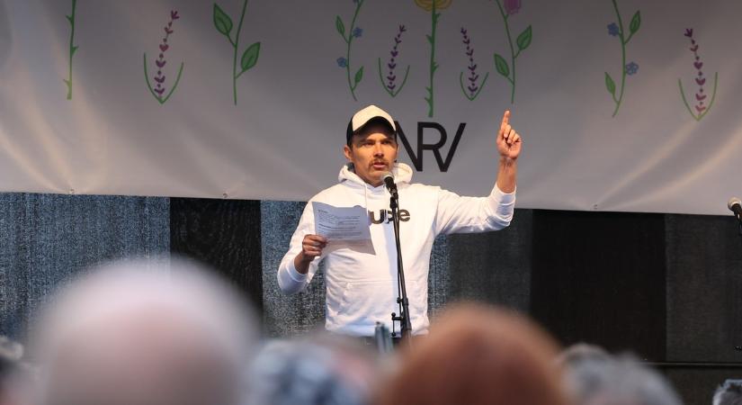 Lengyel Tamás: Szép, hogy Caramel és Kiss Tibi felszólalt, de hol vannak a többiek?