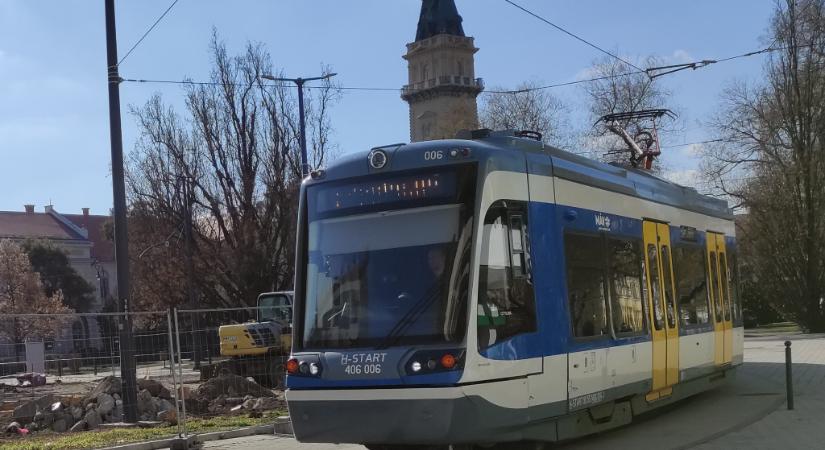 Jelentős késéssel közlekedik a tramtrain a délután folyamán