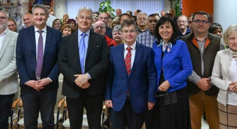 Az egyház vagy a kormányközeli MCC szerezheti meg a Kepes Központot? Dobra veri az épületet az egri önkormányzat