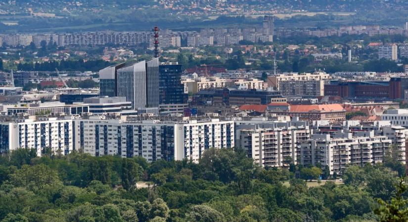 Ki akart ugrani egy angyalföldi panzió ablakából egy fiatal lány miután összeveszett a testvérével, a rendőrök rántották vissza – videó