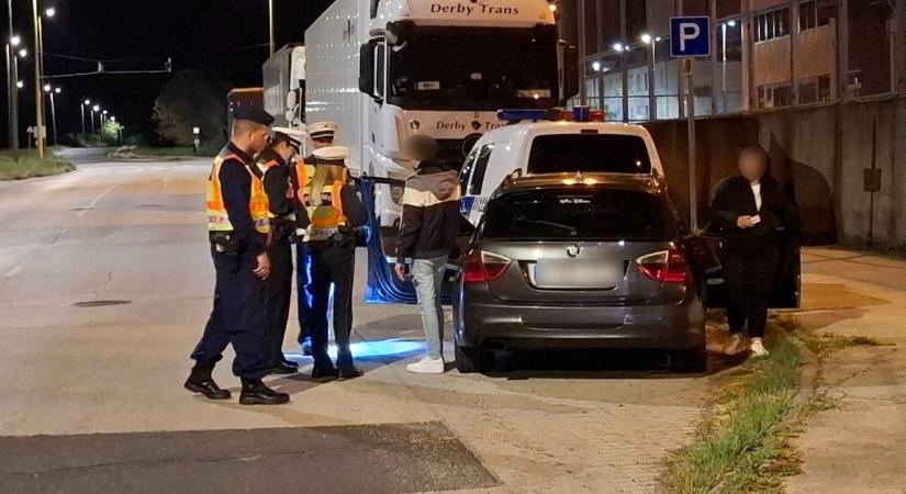 Illegális gyorsulási verseny: ezúttal itt rendezték meg a futamot, ráfaragtak a tuningosok
