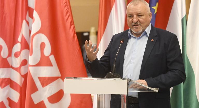 Az MSZP beépített emberektől szerez belsős információkat a Tisza Pártról