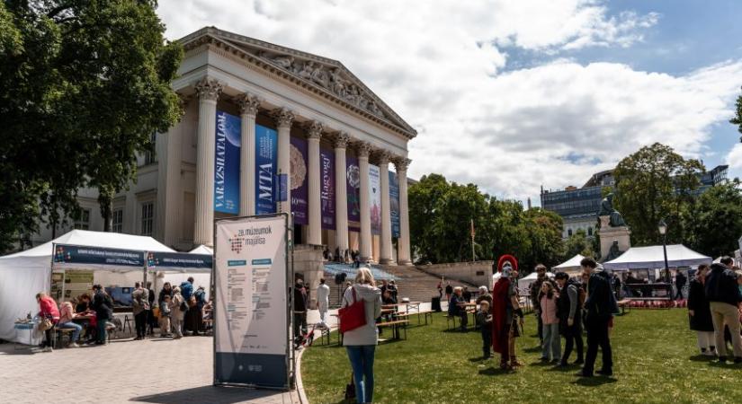 Történetek a Nemzeti Múzeum ékszerei mögött