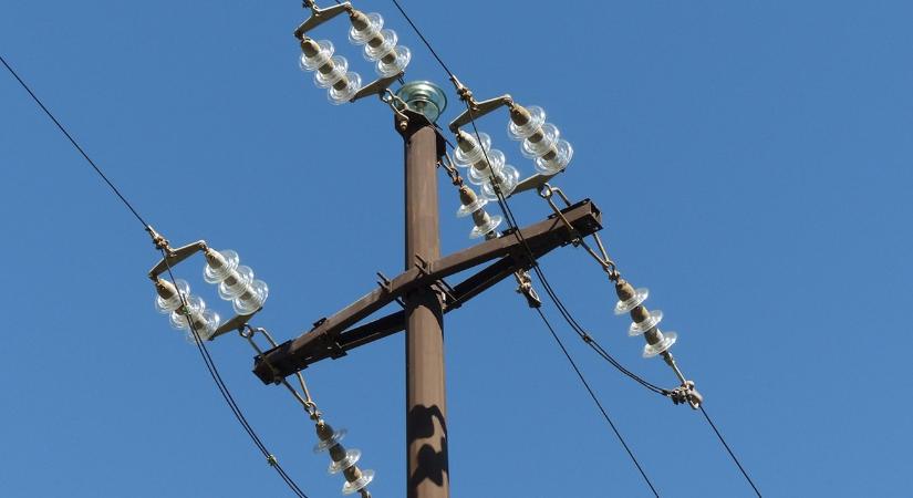 Egy leszakadt elektromos vezeték okozta a traktorosok halálát