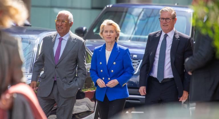Hiába akarták újraindítani a kapcsolatokat a brexit után, több dolog is nehezíti az EU és britek közötti együttműködést