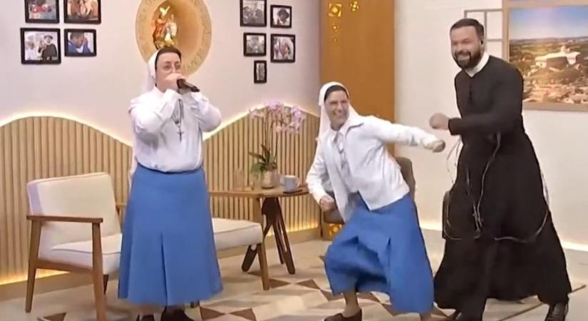 Senki sem számított arra, amit élő adásban csinált az apáca