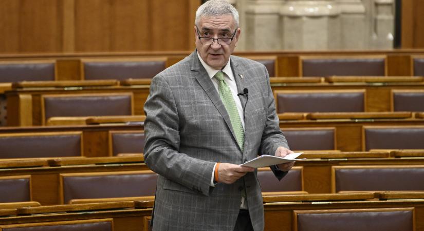 Az idén felajánlott adó 1 százalékos támogatások elvonásáról is tárgyalt az igazságügyi bizottság