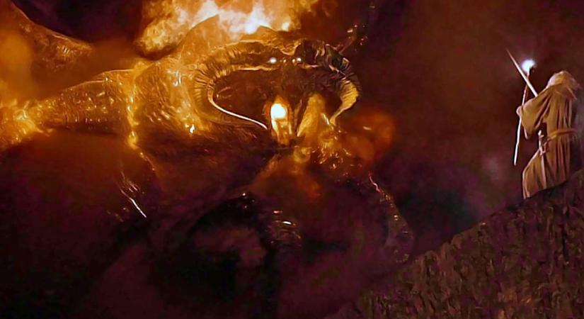 A LEGO piacra dob egy irtó menő Balrog-készletet, benne természetesen Gandalffal, aki megküzd a démonnal a lángok között Khazad-dûm hídján
